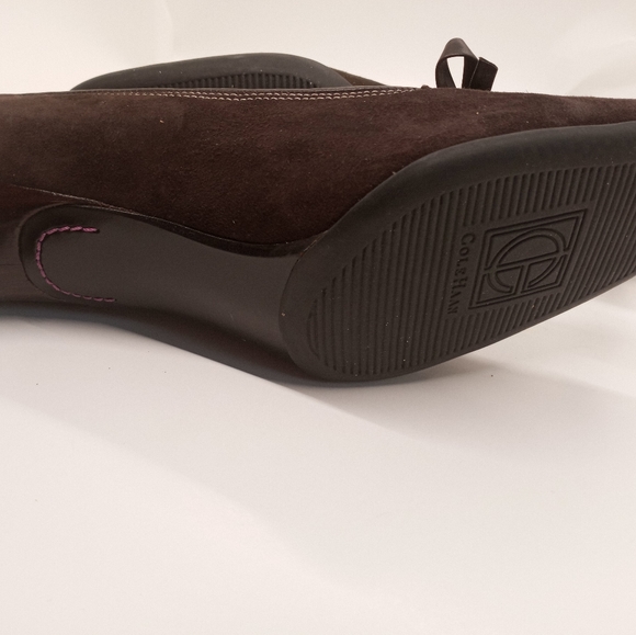 Cole Haan Classic Brown Suede kitten heels - Picture 4 of 9